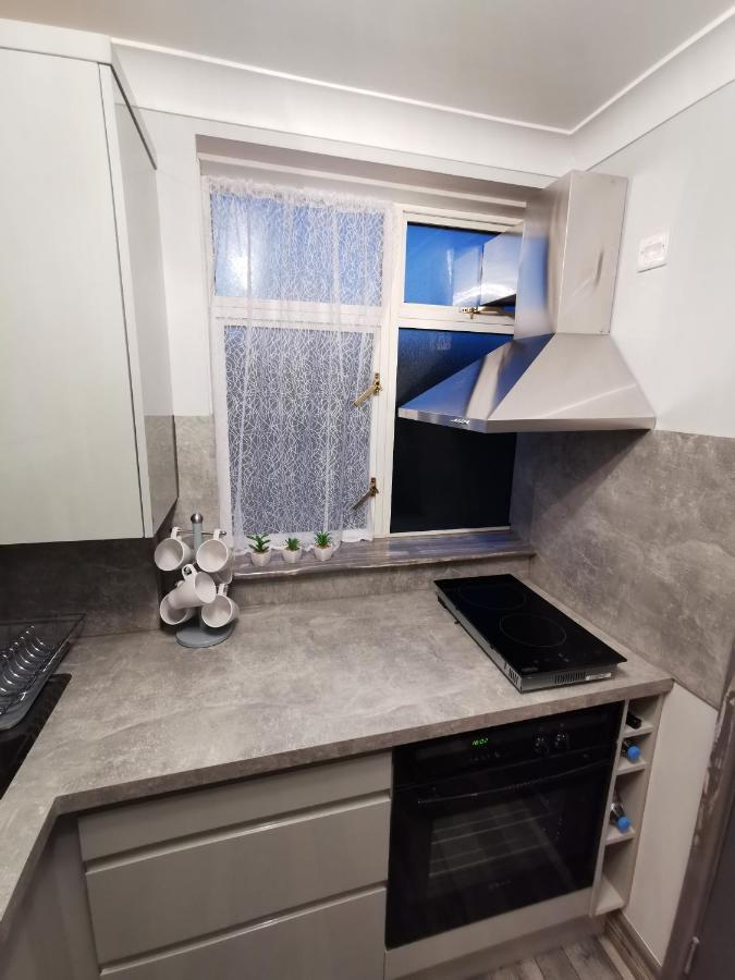 אדמונטון Palaz 2 - 2 Bedroom Flat מראה חיצוני תמונה