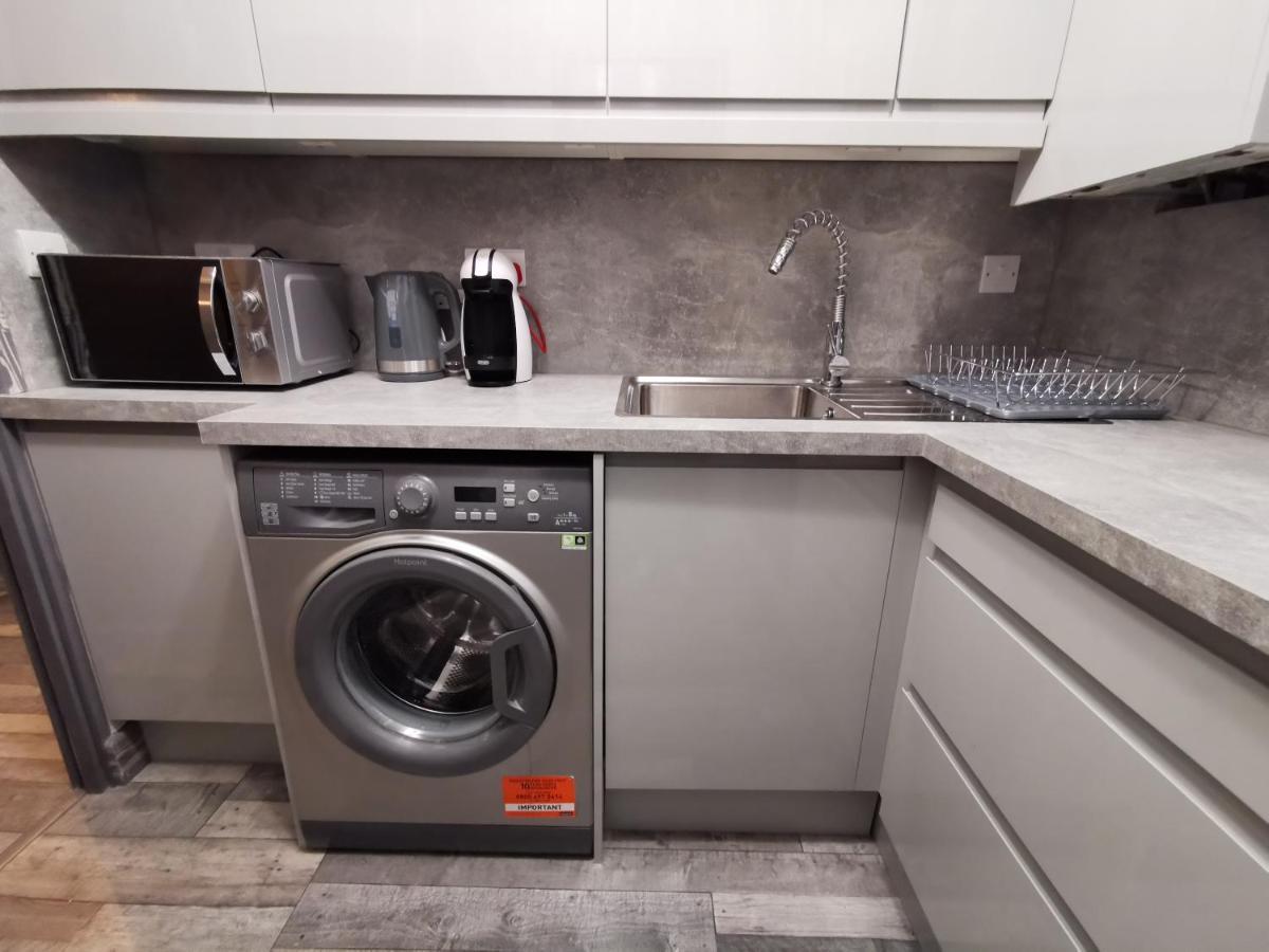 אדמונטון Palaz 2 - 2 Bedroom Flat מראה חיצוני תמונה