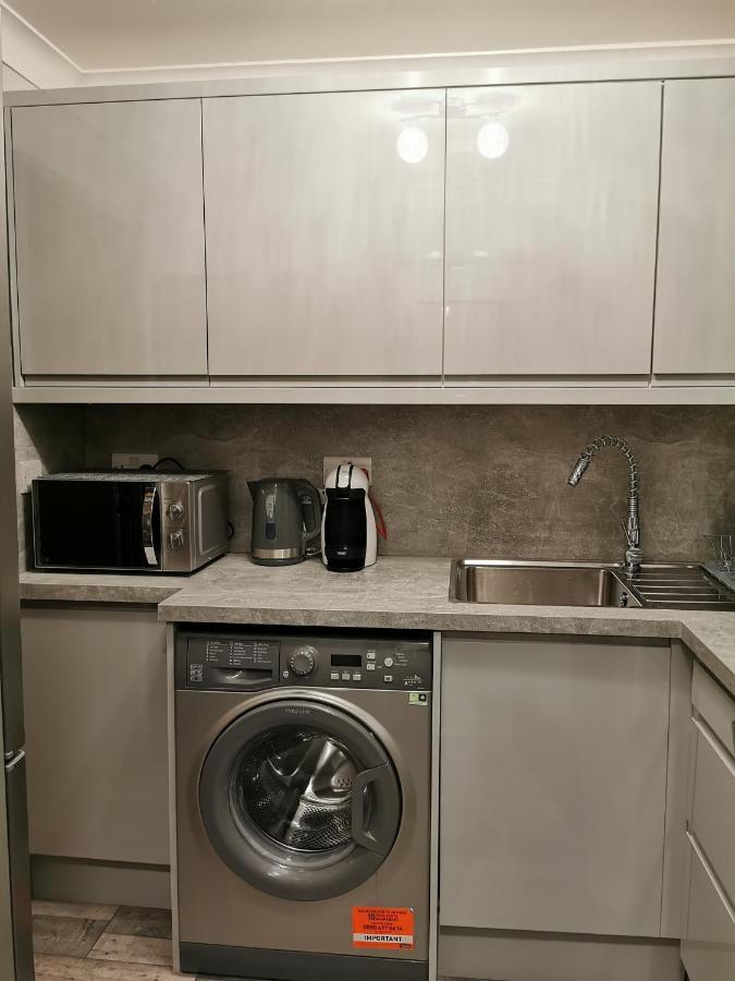 אדמונטון Palaz 2 - 2 Bedroom Flat מראה חיצוני תמונה